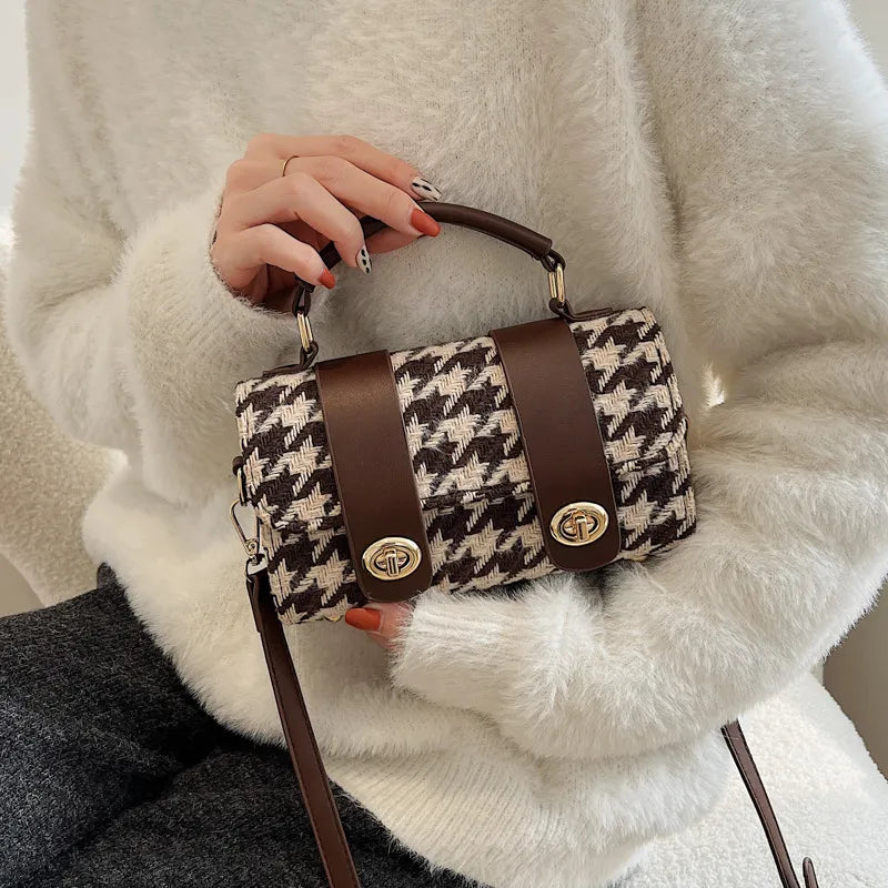 Strukturierte Hahnentritt-Tasche – Old-Money Eleganz